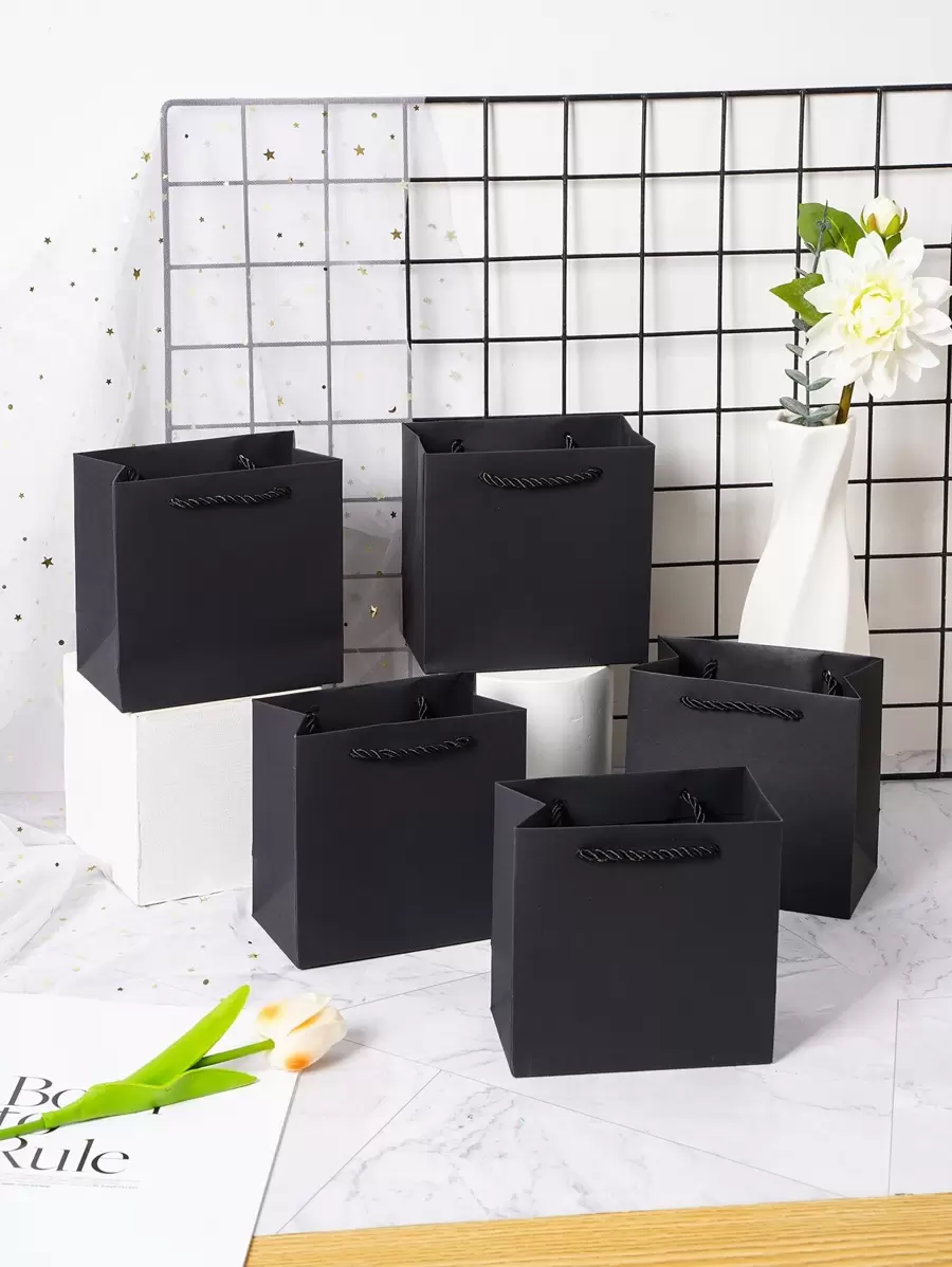 1个/5个/10个白色5.5*5.5英寸带提手纸质礼品袋，简约纯色方形耐用派对礼品袋，适用于购物、单身派对、婚礼、新娘送礼会、派对装饰、生日、伴娘邀请礼物等。 - 黑色 - 查看 1