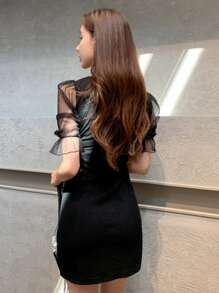 DAZY 对比色网眼方领连衣裙，荷叶边 - 黑色 - 查看 2