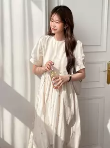 DAZY Floral Embroidery Puff Sleeve High Waist Dress,Casual Women Dresses - Apricot - View 4
