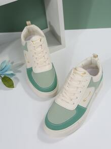 Colorblock Lace-up Front Skate Shoes - Green - View 4