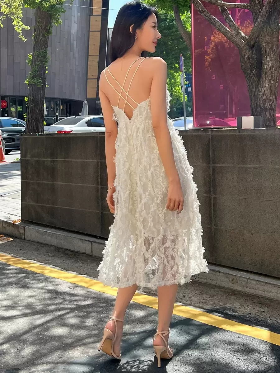 DAZY Ärmelloses, Schulterfreies Fell Cami Kleid Mit Riemen Auf Der Rückseite