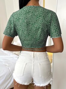 SHEIN VCAY Ditsy Floral Print Butterfly Sleeve Crop Wrap Blouse - Green - View 2