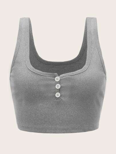 قميص بدون أكمام مقلّم بأزرار وقصير المقاس