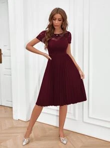 SHEIN Clasi 蕾絲拼接百褶下擺連衣裙 - 酒紅色 - 查看 1