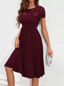 SHEIN Clasi 蕾絲拼接百褶下擺連衣裙 - 酒紅色 - 查看 4