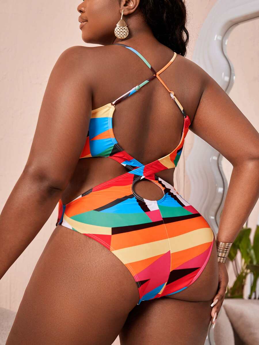 大碼幾何印花露背交叉連體泳衣 - 彩色 - 查看 1