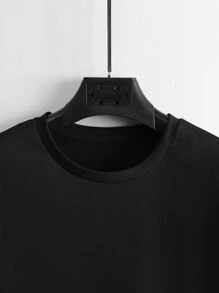 Manfinity EMRG Men Figure & Slogan Graphic Tee - Black - View 4