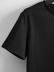 Manfinity EMRG Men Figure & Slogan Graphic Tee - Black - View 5
