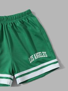 SHEIN 年輕男孩字母印花t卹和對比色條紋短褲套裝