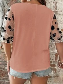 SHEIN Clasi Camiseta con aplicaciones, mangas de malla de contraste, camisetas gráficas para mujer - Rosa coral - Ver 2