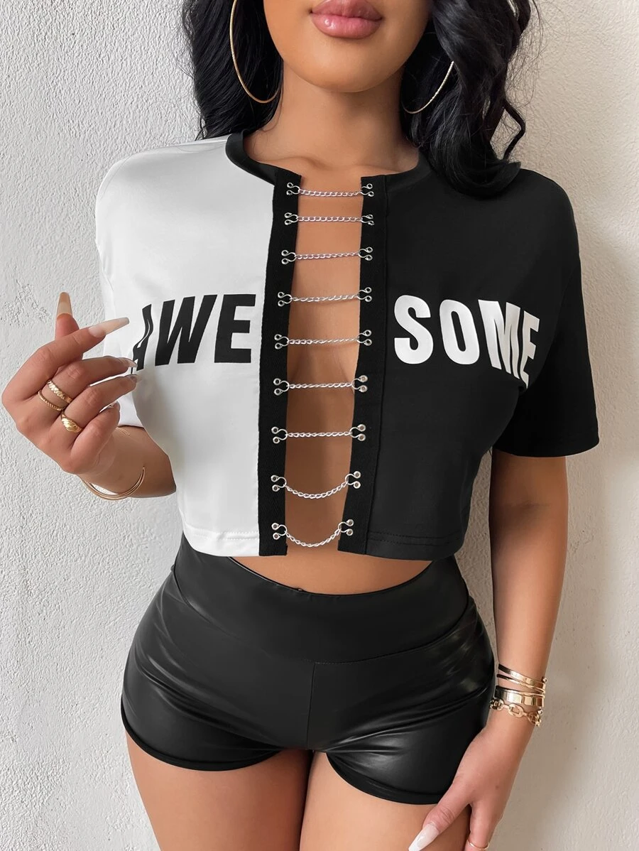 SHEIN SXY 雙色字母圖案鏈條落肩袖短款T恤 - 黑與白 - 查看 1