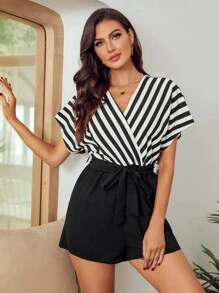 SHEIN Clasi 條紋印花蝙蝠袖腰帶連身短褲 - 黑與白 - 查看 3