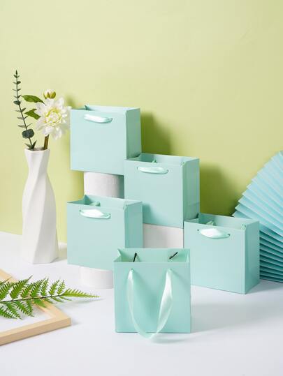 1个/5个/10个白色5.5*5.5英寸带提手纸质礼品袋，简约纯色方形派对礼品袋，适用于购物、单身派对、婚礼、新娘送礼会、派对装饰、生日、伴娘邀请礼物等。