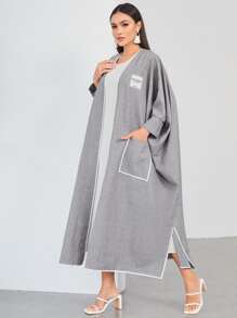 Al Najma 标语图案口袋贴片开衩下摆端庄长袖阿拉伯长袍 - 淺灰色 - 查看 1