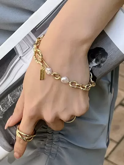 DAZY 字母細節人造珍珠裝飾手鐲