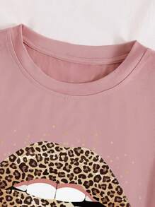 SHEIN LUNE Mouth Graphic Short Sleeve Tee Graphic Cheetah Print Tees Women Tops - Dusty Pink - View 5