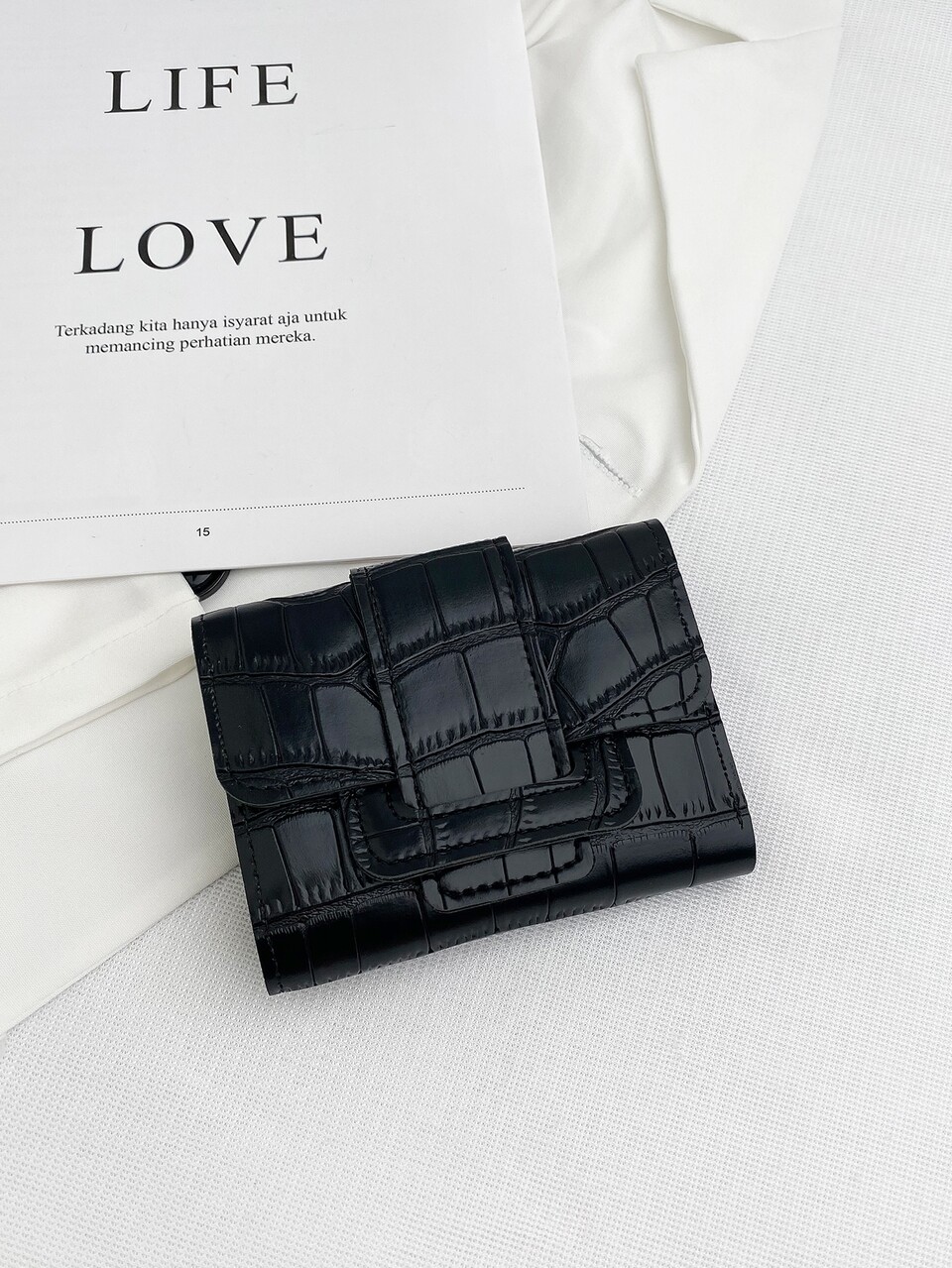 Crocodile Embossed Flap Women Coin Pocket Small ID Window Bifold Women Wallet Pattern Engraved ID Card Portable Minimalist For Birthday Gift For Gift Wallet Wallet Women Teacher Gifts Gift For Girlfriend Women Gifts Present Gifts For Teachers For Women Wallet Purse Wallet Small Wallet