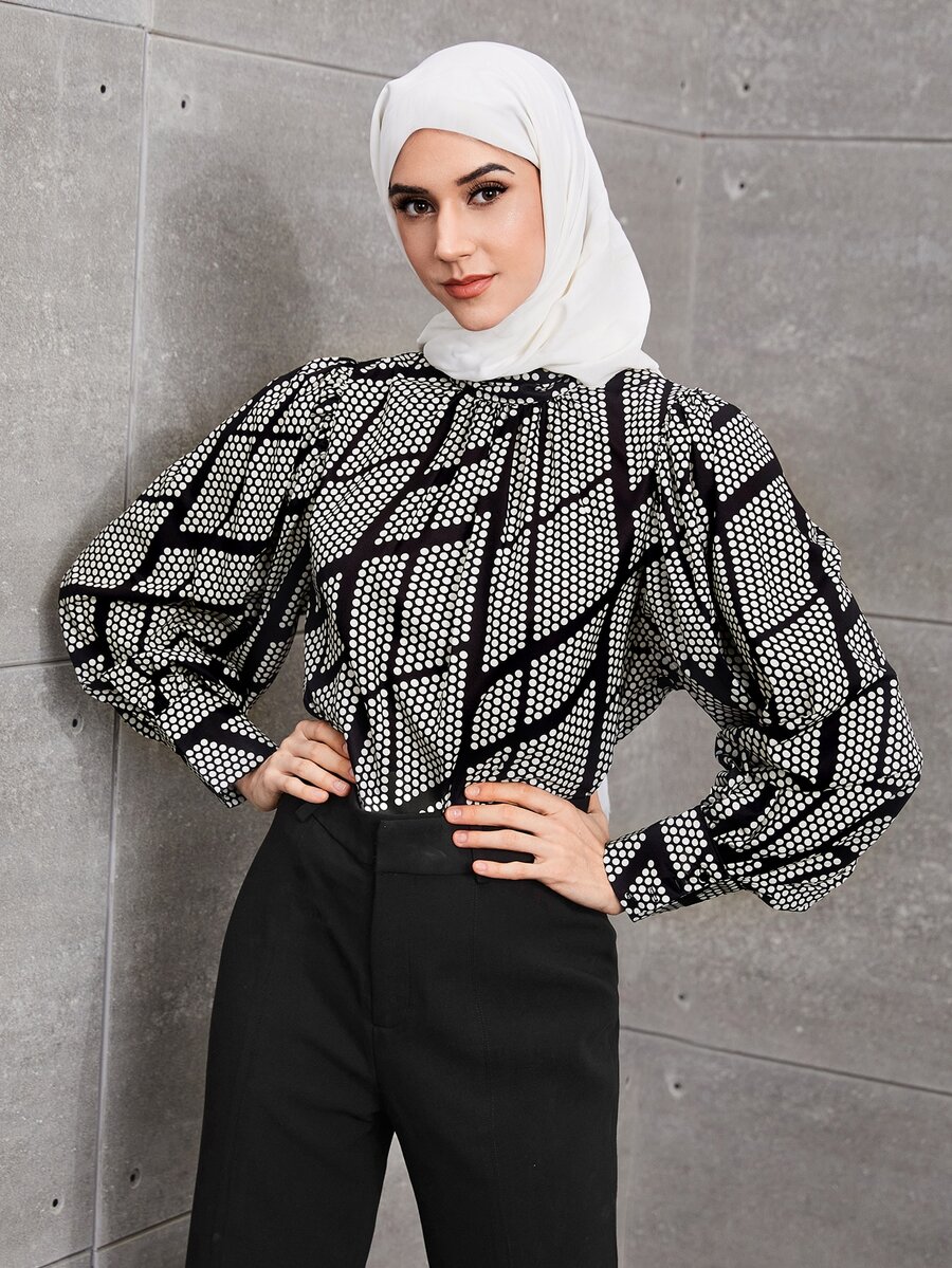 SHEIN BIZwear 波卡圓點和幾何印花燈籠袖襯衫工作服 - 黑與白 - 查看 1