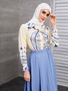 Modelyn Floral Print Blouse & Pleated Skirt - Blue and White - View 5