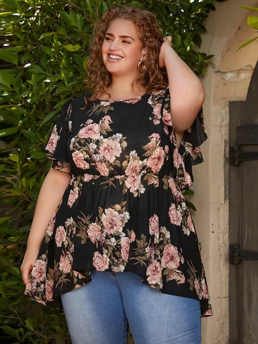 SHEIN CURVE+ 大碼印花蝴蝶袖荷葉邊下擺襯衫 - 彩色 - 查看 1