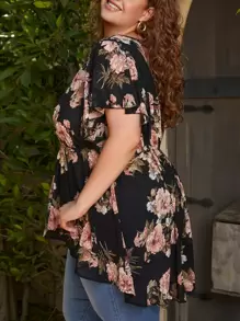 SHEIN CURVE+ 大碼印花蝴蝶袖荷葉邊下擺襯衫 - 彩色 - 查看 3