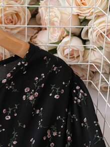 SHEIN LUNE Plus Ditsy Floral Print Flounce Sleeve Blouse Peplum Top - Black - View 4