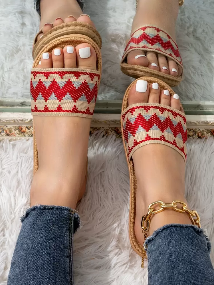 Fall/Winter Women's Spring/Summer Strap Red Wavy Pattern Indoor/Outdoor Slippers, Fashionable Grass Weave Bottom Summer Vacation Slippers For Women,Fluffy Slippers