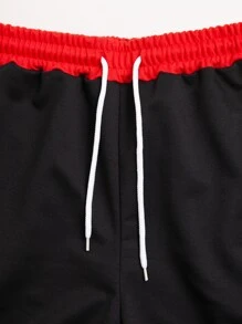 Aesthetic Post Quần short nam cạp chun rút dây họa tiết sọc tương phản - màu đen - Xem 5