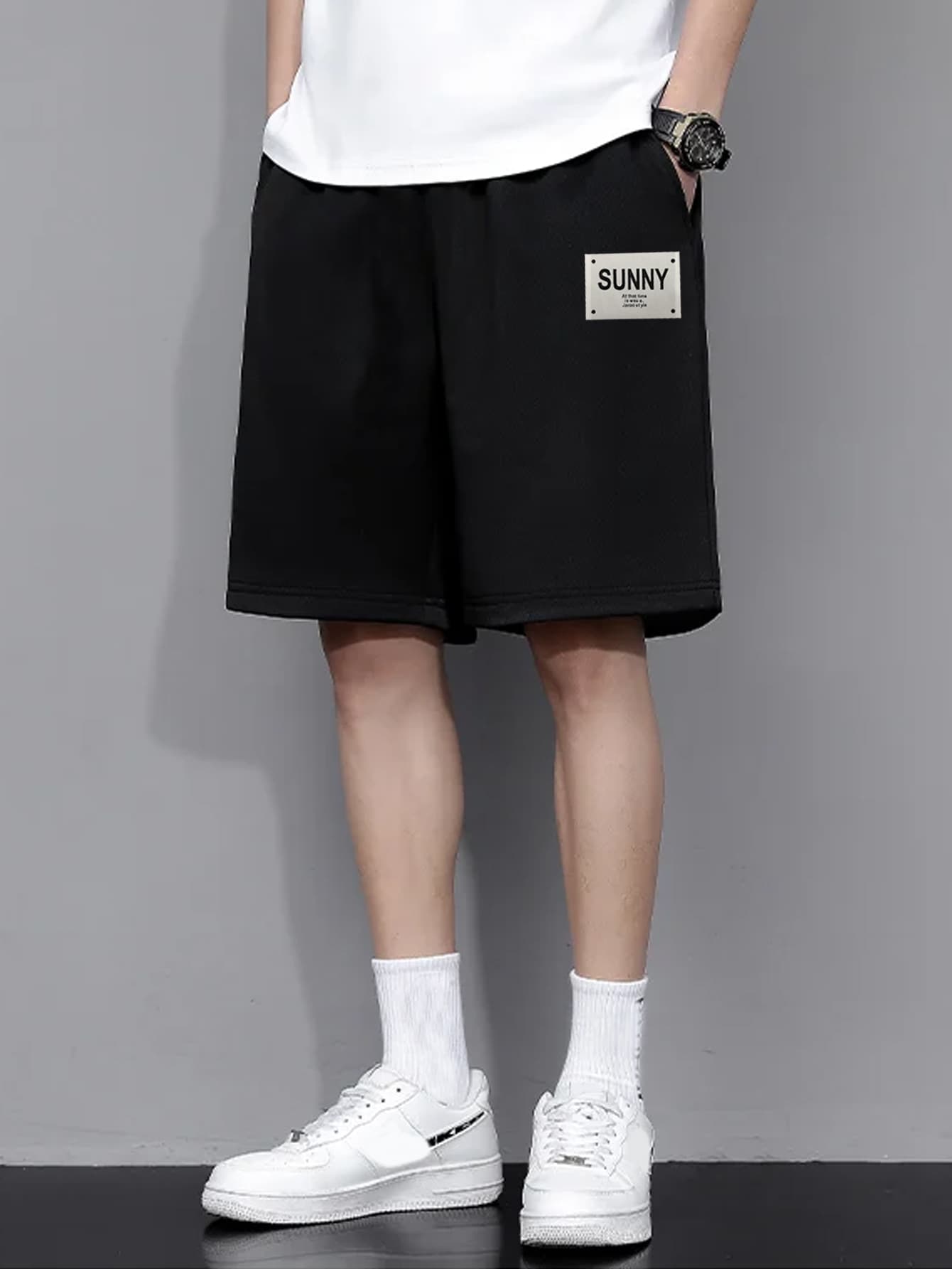 Manfinity Hypemode Men's Loose Fit Letter Design Patched Slant Pocket Shorts Baggy Drawstring Knee - Black - View 1