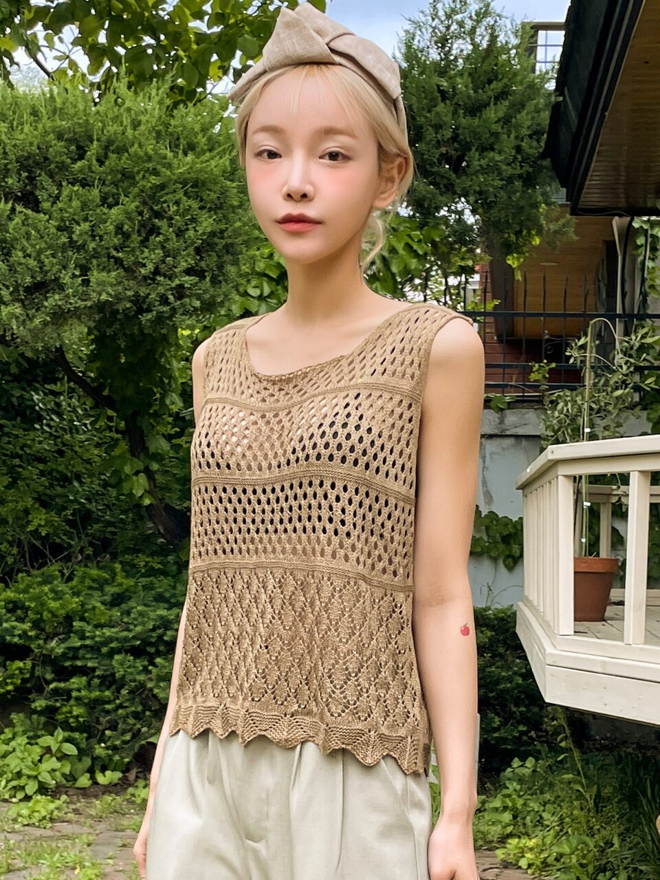 Open Knit Scoop Neck Knit Top