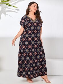 EMERY ROSE Đầm Plus Size Nghề thêu Ruy băng Bộ lạc Khiêm tốn - Màu xanh hải quân - Xem 3