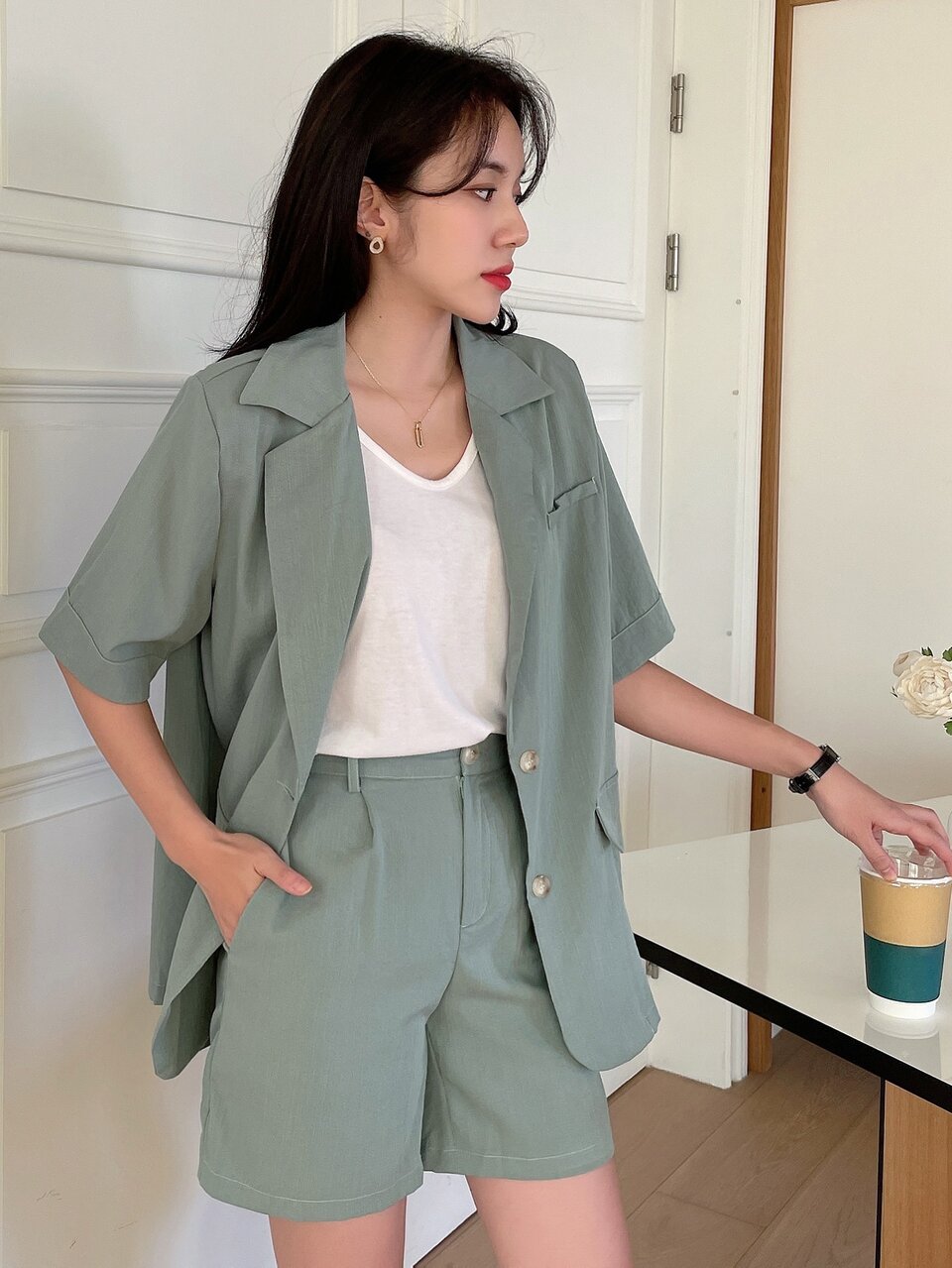 Solid Lapel Neck Blazer & Shorts
