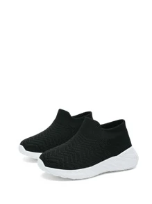 Boys Minimalist Slip On Running Shoes - Black - View 2