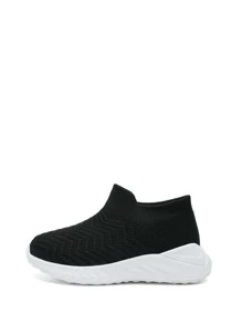 Boys Minimalist Slip On Running Shoes - Black - View 3