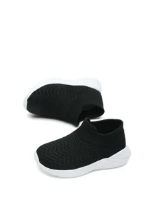 Boys Minimalist Slip On Running Shoes - Black - View 4