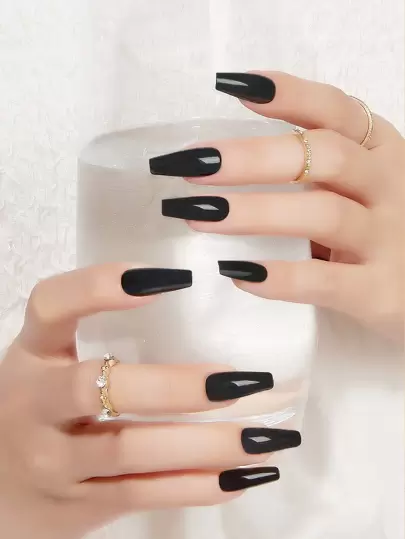 Elegante und vielseitige klassische einfarbige Serie mit 24 Stück/Set langlebigen, glänzenden Nägeln in langen Sargformen, inklusive Jelly-Gummi und einer Nagelfeile. Geeignet für Ausflüge, Lässig, Partys, Tanzen und den täglichen Gebrauch. Press-On Nägel Zubehör