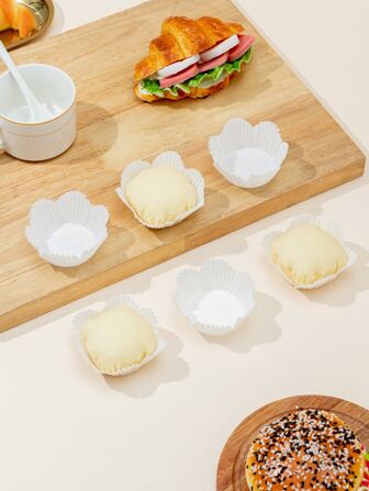 100pcs Flower Shaped Cupcake Mold, Simple White Cupcake Paper Mold For Baking