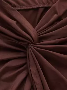 SHEIN ICON 後綁帶掛脖上衣和前扭結半身裙 - 巧克力棕 - 查看 3