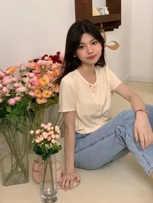 素色木耳邊前紐扣T恤 - 杏色 - 查看 1