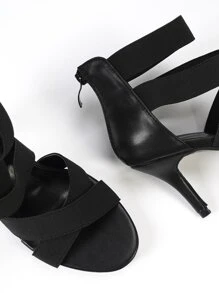 Vår/sommar Damskor med korsade remmar och stilettklack, eleganta svarta sandaler med enfärgad fotledsrem - Svart - Visa 4