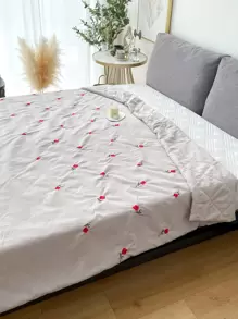 Rose Broderat Quiltat överkast - Ljusgrå - Visa 1