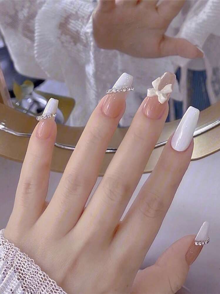 ネイルチップ ホワイト×スカイグレー×シースルードット×ビジュー YTJ