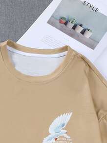 Manfinity EMRG 男士標語和鶴圖案T恤 - 卡其色 - 查看 4