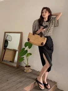 Rok Polos dengan Hem Tumpang Tindih dan Kerutan - Hitam - View 1