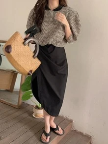 Rok Polos dengan Hem Tumpang Tindih dan Kerutan - Hitam - View 4