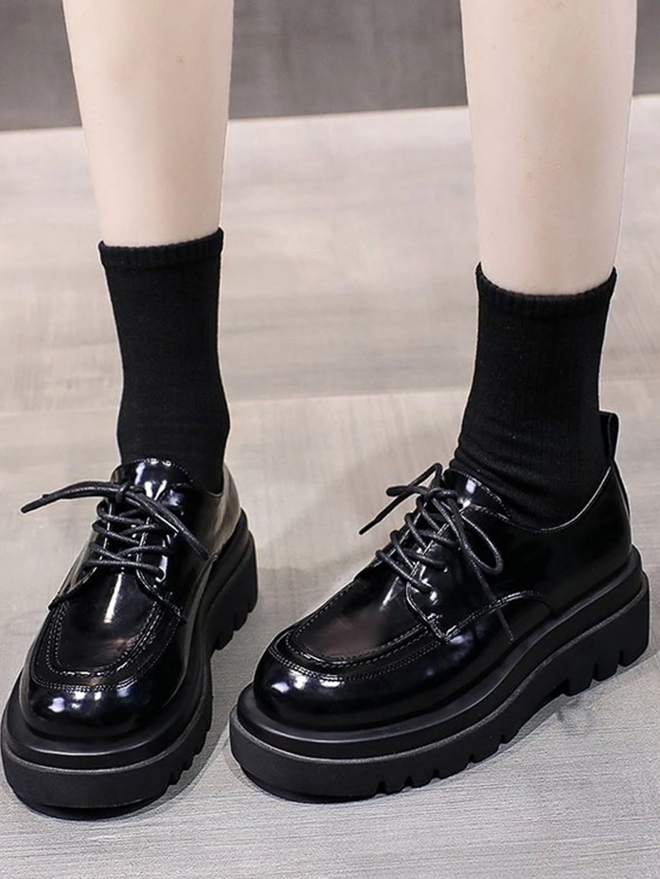 Our Minimalist Lace-Up Front Oxfords is such a vibe - ROMWE