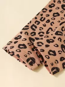 SHEIN 年輕女孩豹紋及卡通圖形t恤和緊身褲 - 彩色 - 查看 5