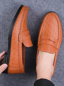 男士荔枝紋壓花針腳細節商業正裝樂福鞋適用於戶外