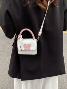 防水、轻便、商务休闲迷你心形贴片细节翻盖方形包，适合少女、女大学生、新人及白领人士，非常适合办公室、大学、工作、商务、通勤、户外、旅行、郊游，是送给她的完美情人节礼物，有史以来最佳情人节礼物选择 - 白色 - 查看 5