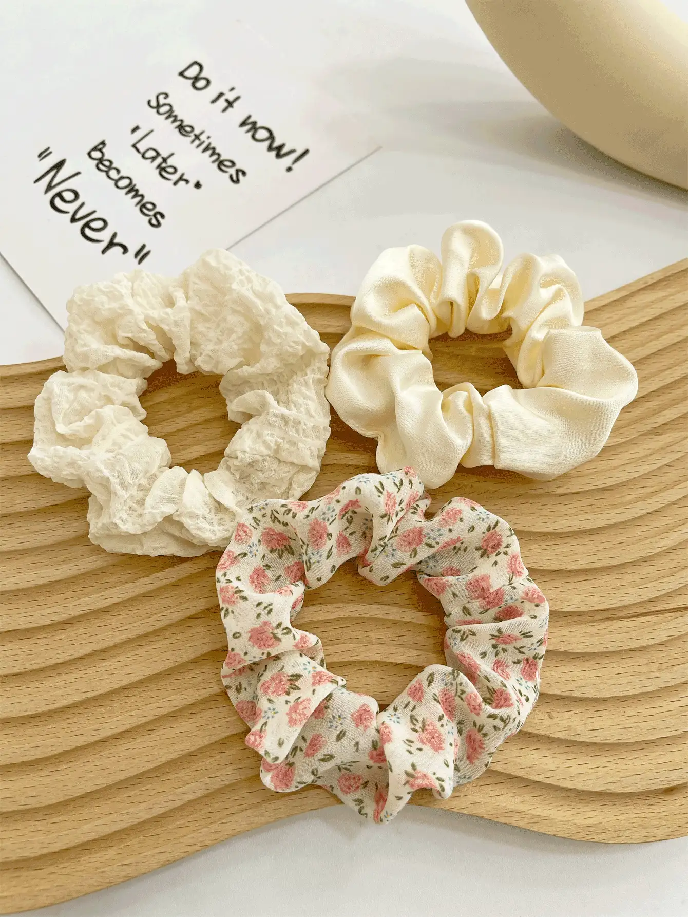 Boho 3pcs Ditsy Floral Scrunchies Valentine's Day Valentines Hair Ties Scrunchy Hair Ties Ponytail Head Accessories Elastic Band - Multicolor - View 2
